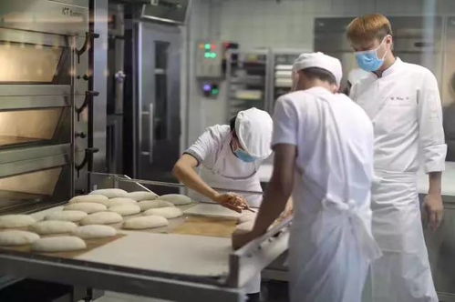 排隊7小時才能喝上的喜茶，竟是這個帥得掉渣的90后男神一手創(chuàng)立